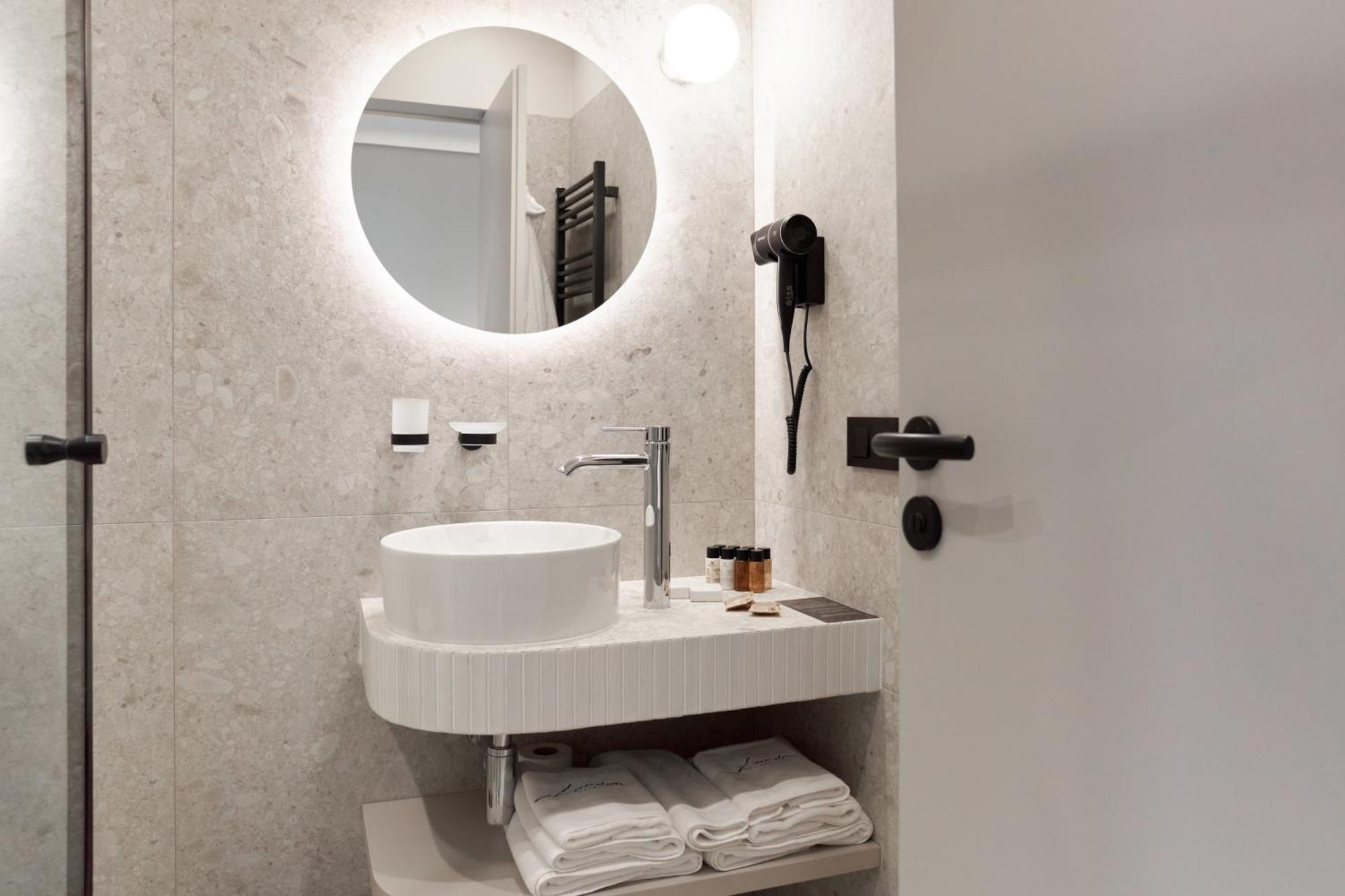 Hotel Laudon Ужгород Екстер'єр фото